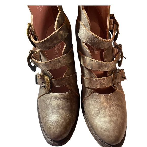 MISS MACIE . Stylish Women's Metallic Buckle Ankle Boots - Picture 4 of 5